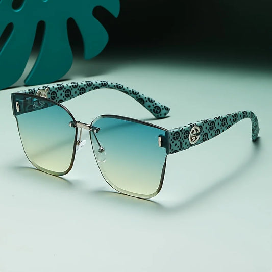 Fashionable  women's sunglasses